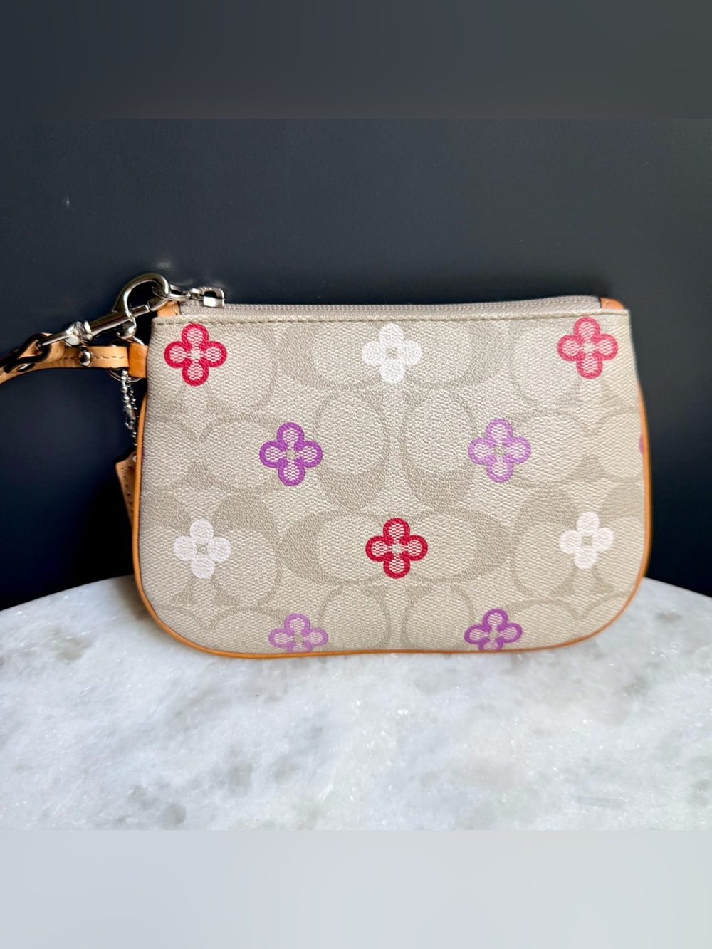 Coach Peyton Signature Clover Print Small Wristlet style F48965